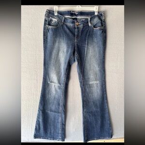 Amethyst Jeans Women's Flare in Classic Blue